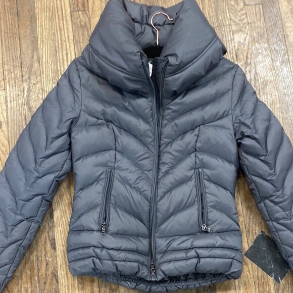 NWOT Guess  Bomber jacket - Picture 4 of 6